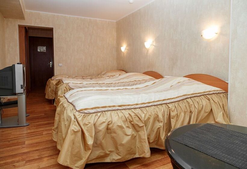 스탠다드 트리플 룸, Mercury Hotel Complex