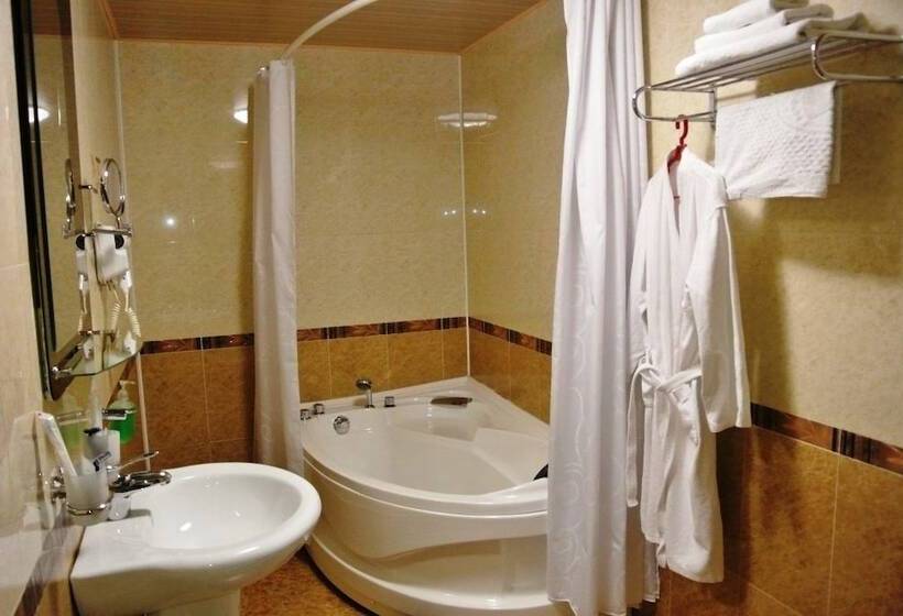 스위트, Mercury Hotel Complex