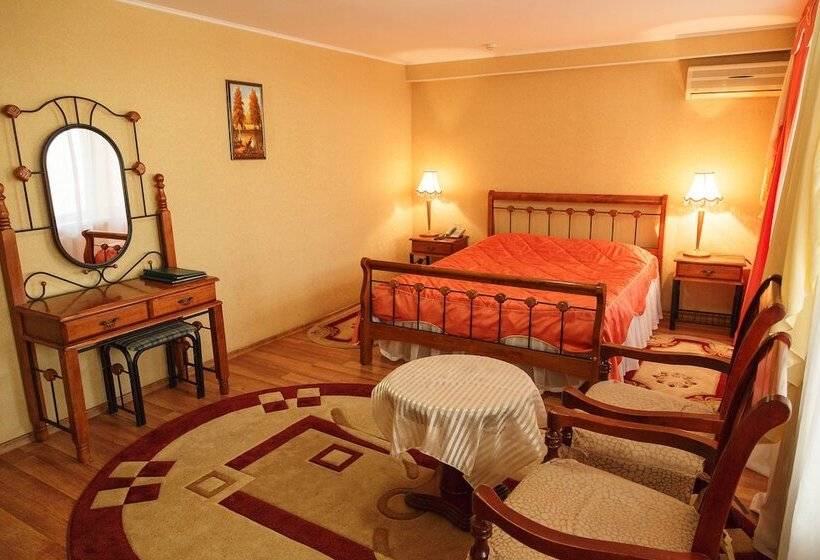 스위트, Mercury Hotel Complex