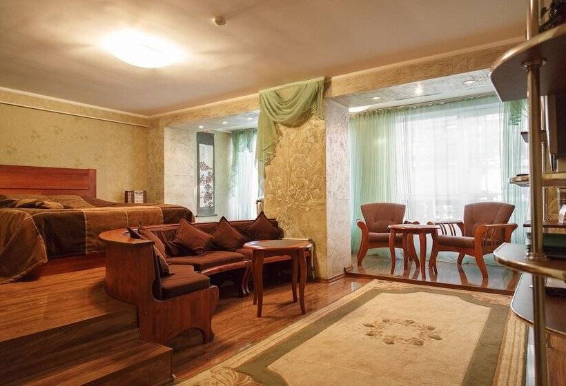 سوییت, Mercury Hotel Complex