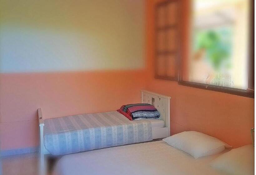 اتاق استاندارد سه نفره, Gite Hotel La Caz Des Orangers