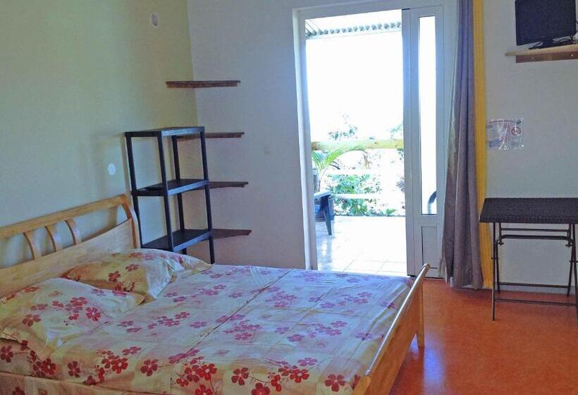 اتاق استاندارد چهار تخته, Gite Hotel La Caz Des Orangers