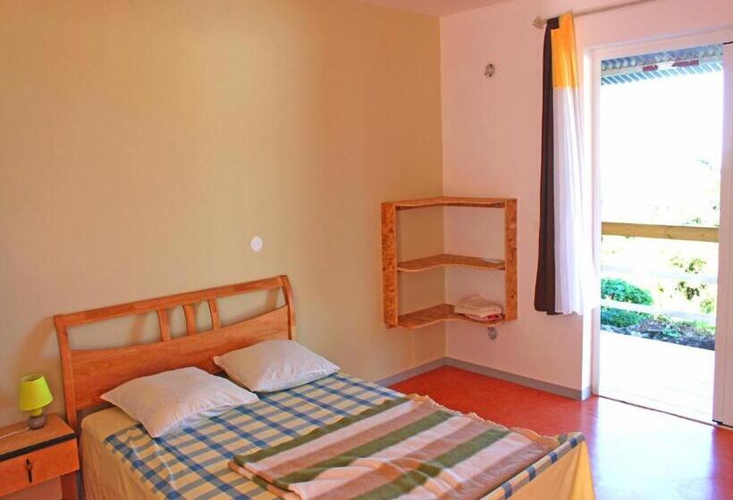 اتاق راحتی سه تخته, Gite Hotel La Caz Des Orangers