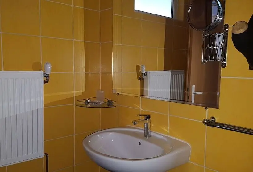 Deluxe Kolmen Hengen Huone, Pensiunea B&b Casa Italia