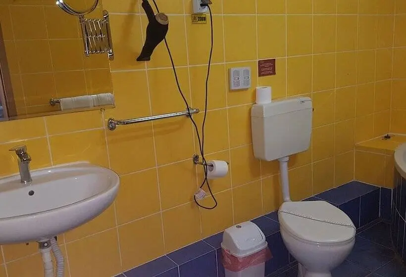 Deluxe Kolmen Hengen Huone, Pensiunea B&b Casa Italia
