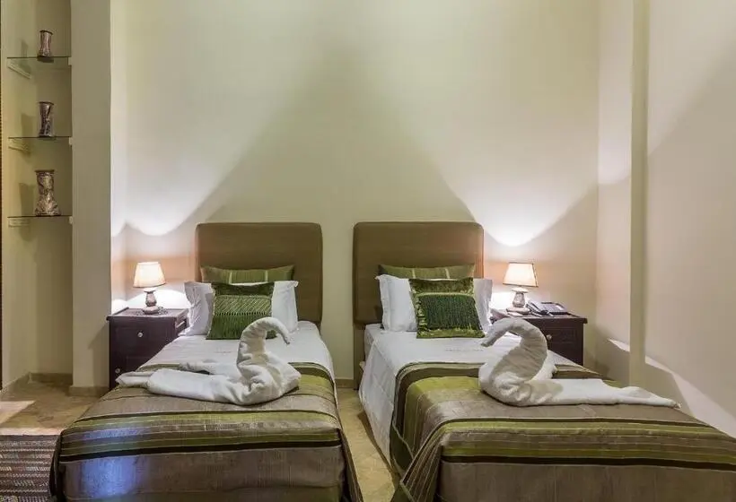سوییت جونیور, Riad Des Nations