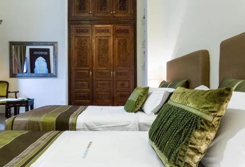 سوییت جونیور, Riad Des Nations