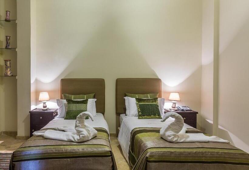 سوییت جونیور, Riad Des Nations