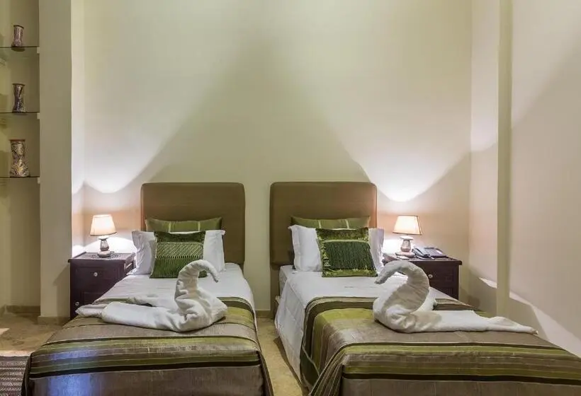 سوییت جونیور, Riad Des Nations