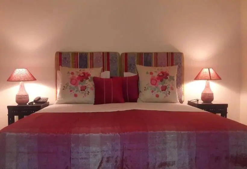 اتاق لوکس, Riad Des Nations