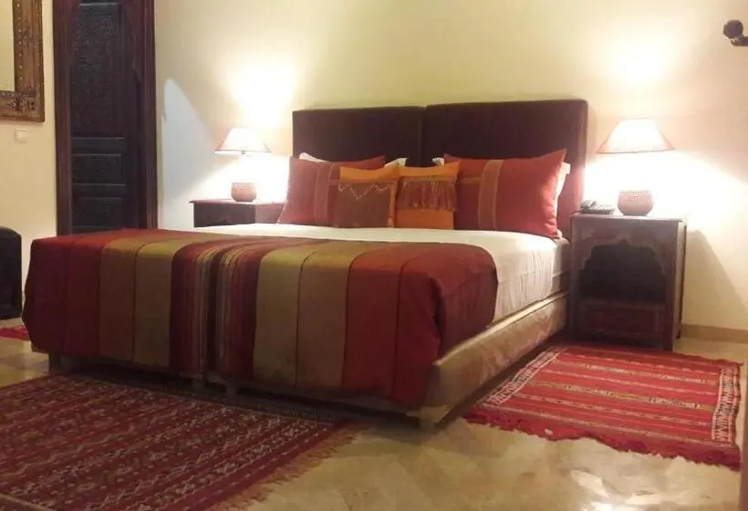 اتاق لوکس, Riad Des Nations