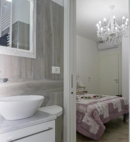 スタンダードルーム, 6 In Centro Guest House