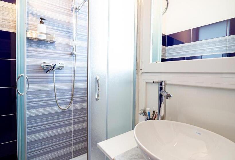 スタンダードトリプルルーム, 6 In Centro Guest House