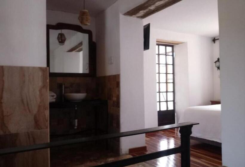 سوئیت با وان آب گرم, Hospedaje Venka Urubamba Hostel