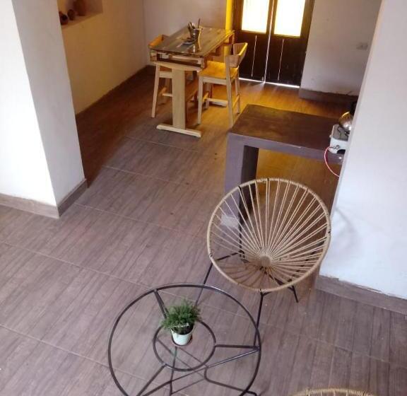 سوئیت با وان آب گرم, Hospedaje Venka Urubamba Hostel