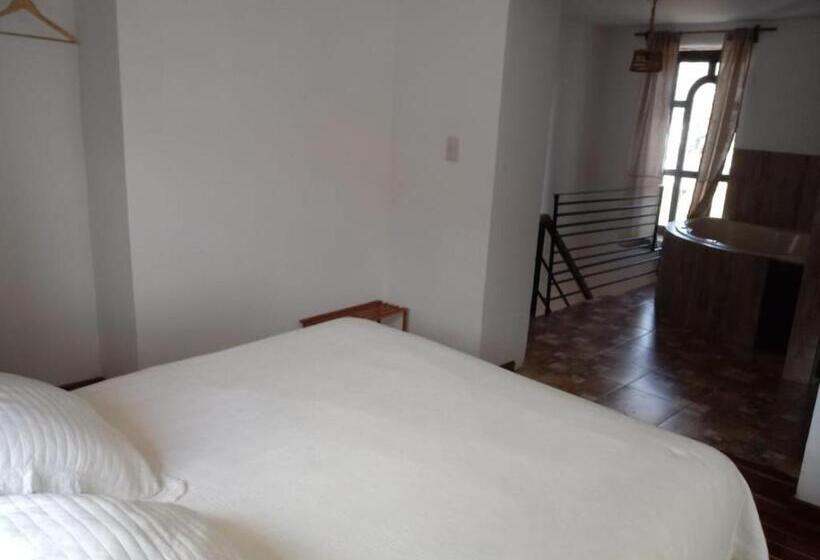 سوئیت با وان آب گرم, Hospedaje Venka Urubamba   Hostel