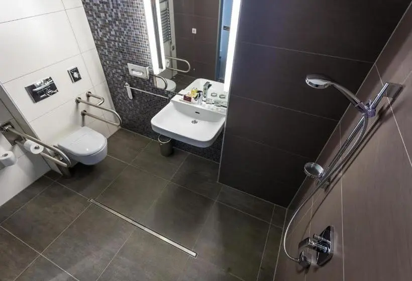 اتاق استاندارد برای معلولان, Aura Hotel Adults Only