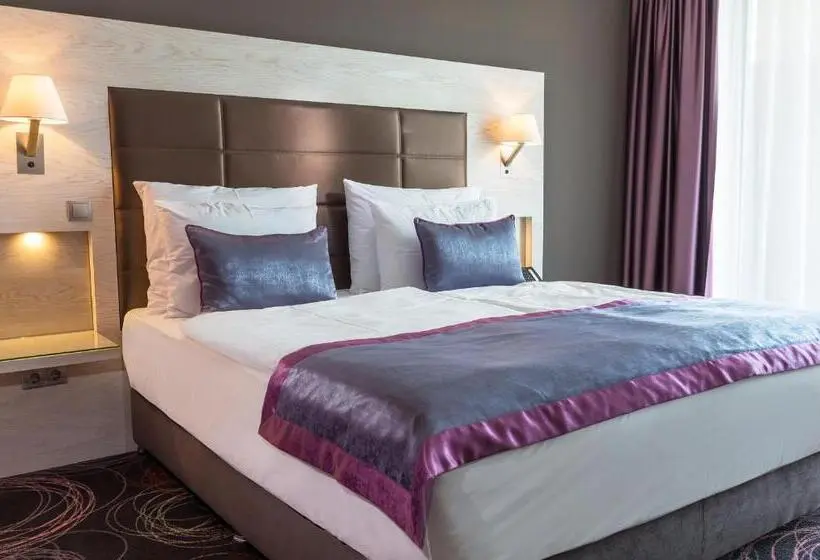 اتاق استاندارد برای معلولان, Aura Hotel Adults Only