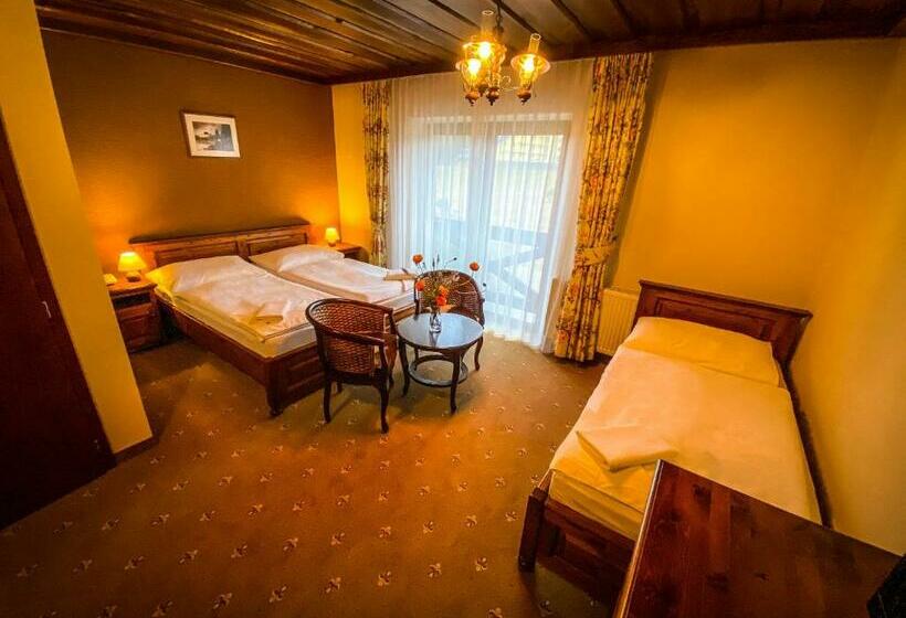 带阳台的三人标准间, Horsky Hotel Encian Donovaly