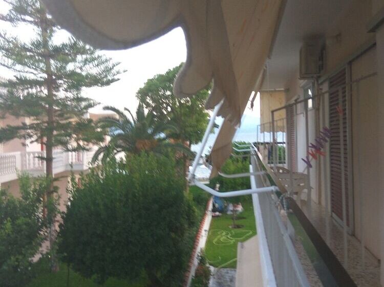 Трехместный Номер Стандарт Вид на Сад, Pansion Akrogiali