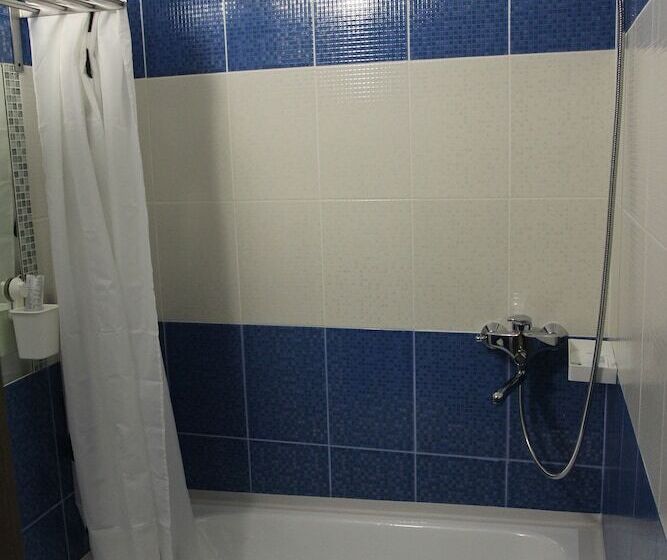 اتاق استاندارد, Asti