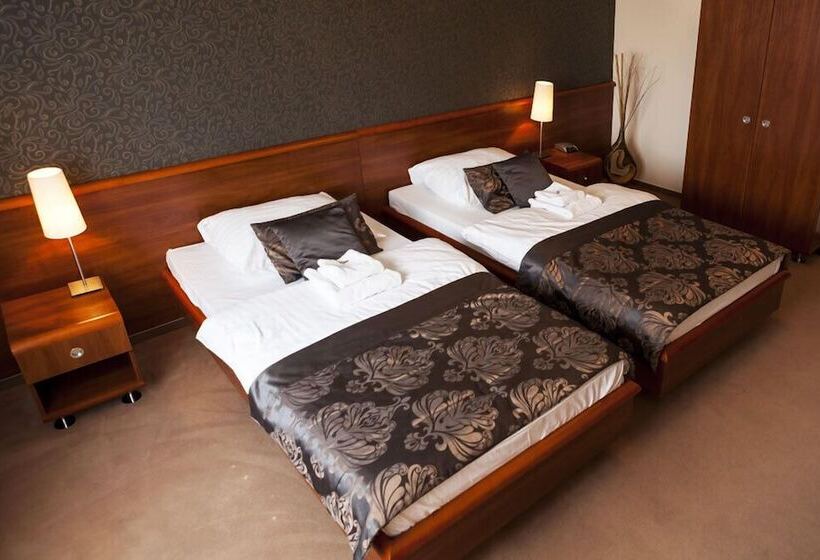 ビジネスルーム, Centrum With Free Parking