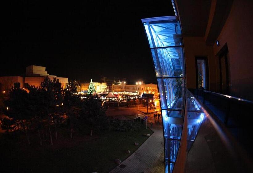 ビジネスルーム, Centrum With Free Parking