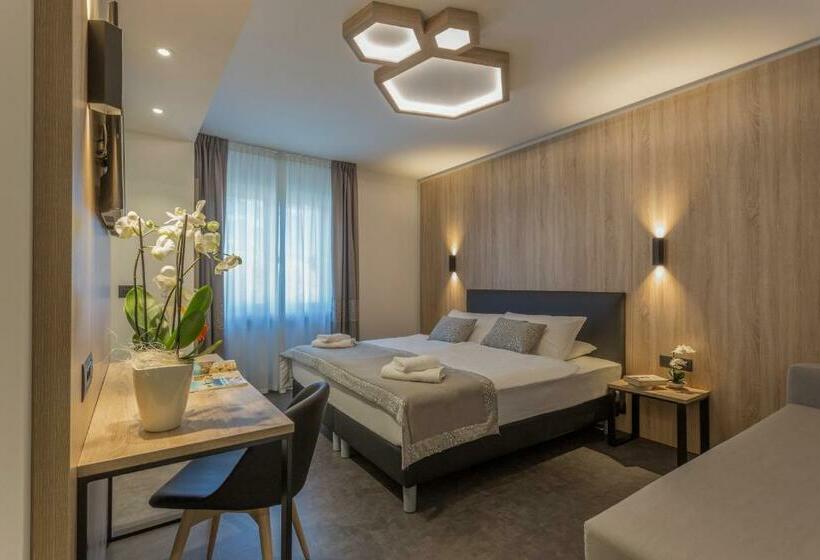 חדר סטנדרט יחיד, Tourist