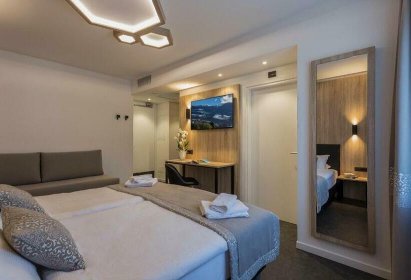 חדר סטנדרט יחיד, Tourist