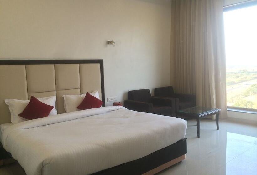 جناح إدارى, Chandra Grand