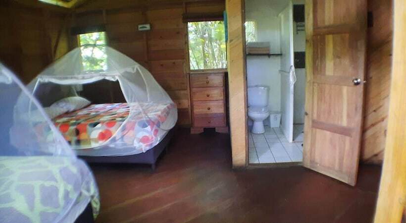 کلبه دلوکس, Mombacho Lodge