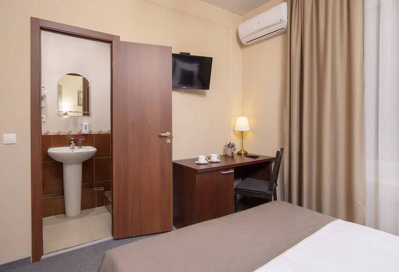 Номер Стандарт, On Mokhovoy