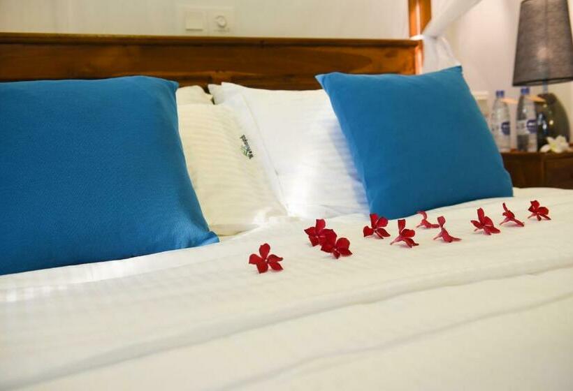 Номер Deluxe, Wavelength