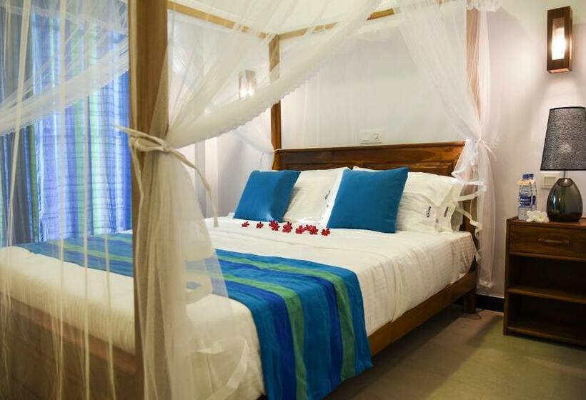 Номер Deluxe, Wavelength