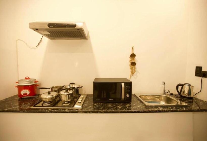 Family Suite, Wavelength