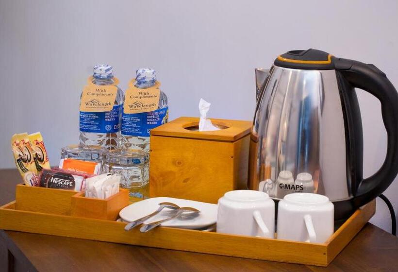 Номер Deluxe, Wavelength