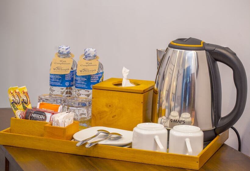 Номер Deluxe, Wavelength