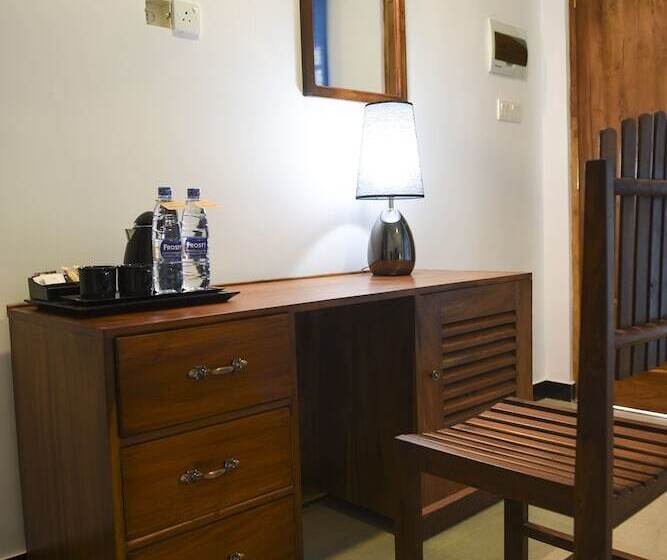 Номер Deluxe, Wavelength