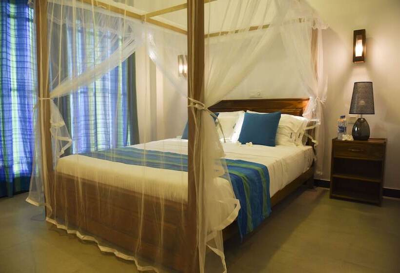 Номер Deluxe, Wavelength