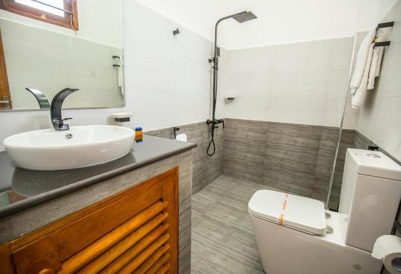 Номер Deluxe, Wavelength