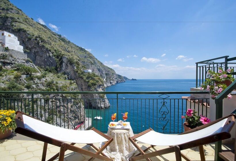 豪华海景房, Villa Corallium