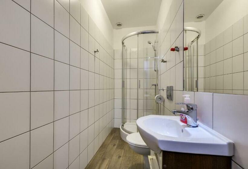 تختخواب در اتاق مشترک, Sentral Apartments