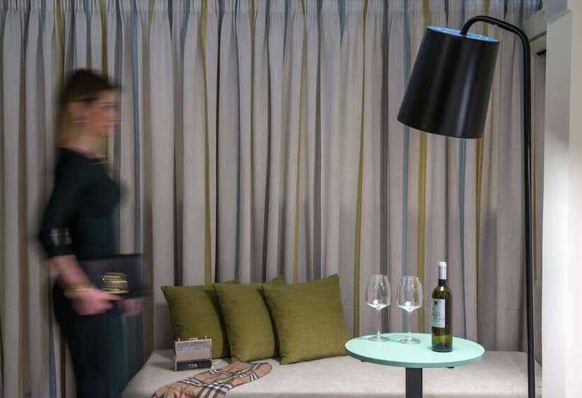 スタンダードルーム, Infinity City Boutique