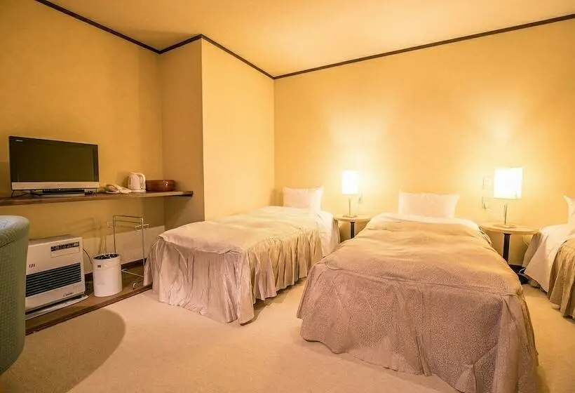 Standard Kolmen Hengen Huone, Petit Hotel Enchante
