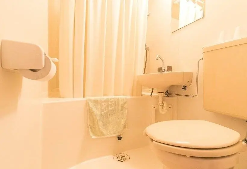 Standard Neljän Hengen Huone, Petit Hotel Enchante