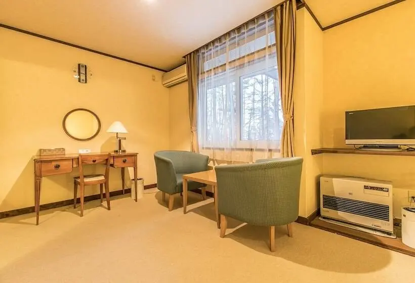 Standard Neljän Hengen Huone, Petit Hotel Enchante