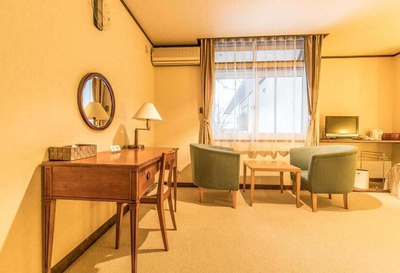 Номер Стандарт Трехместный, Petit Hotel Enchante