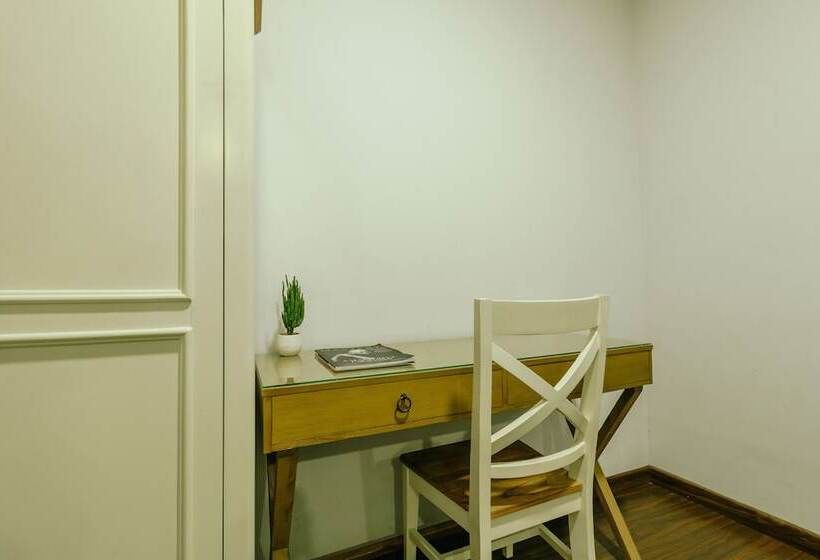 Deluxe Suite, Urbanest Inn House Tb Simatupang