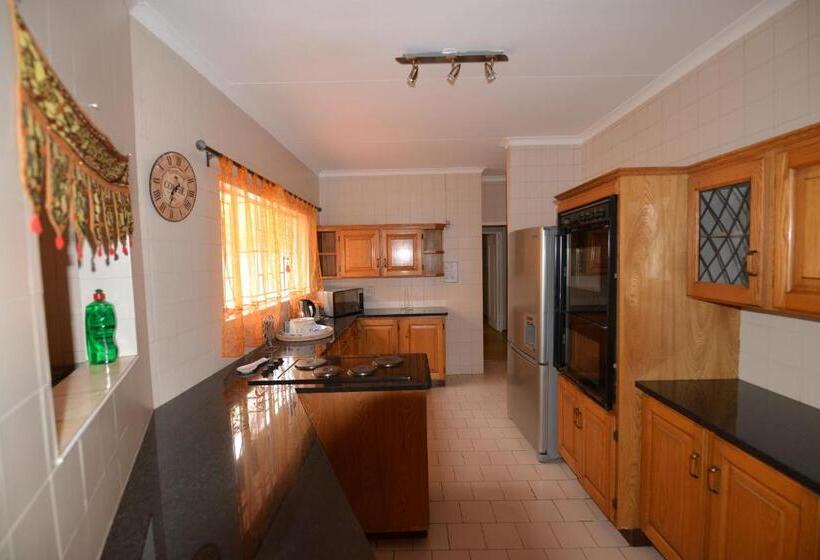 בית, חדר שינה 1, Attaché Guest Lodge & Health Spa