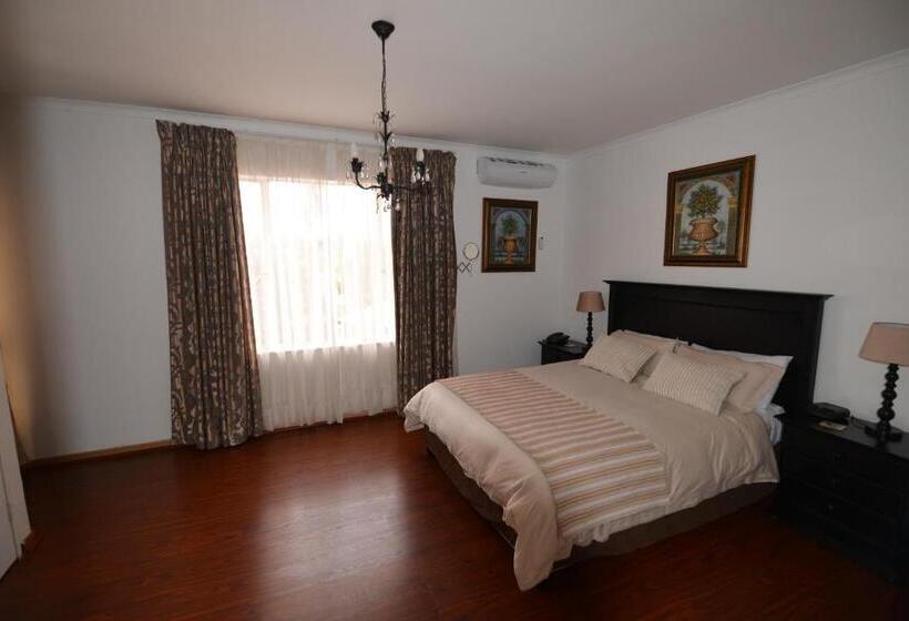 Люкс, Attaché Guest Lodge & Health Spa